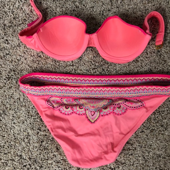 Victoria Secret bikini. Light/dark pinks. - Picture 2 of 2